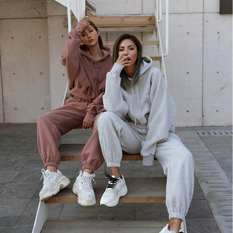 Women Warm Hoodie and Pants Set - muscleflexzone